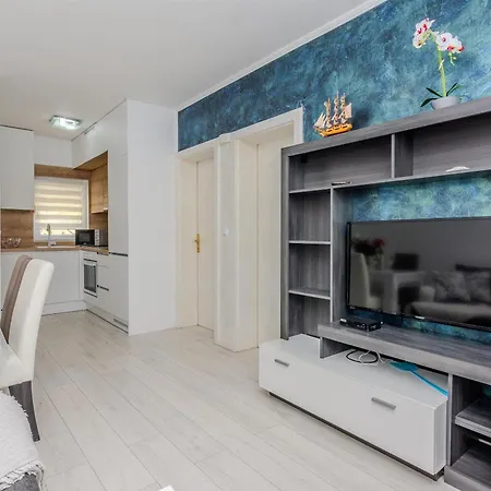 Lucica Apartament *