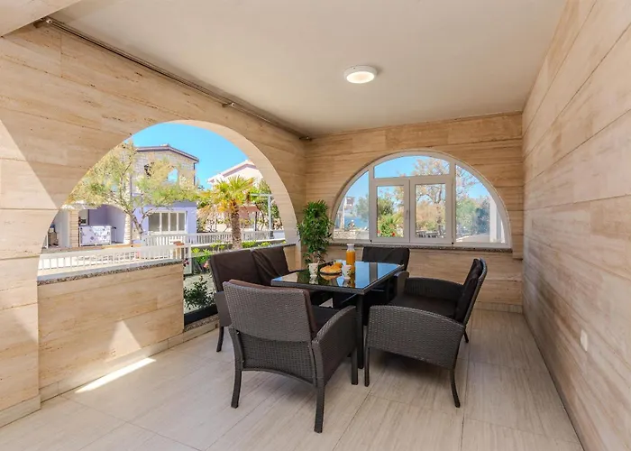 아파트 Lucica 비르