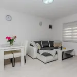 Apartman Lucica *