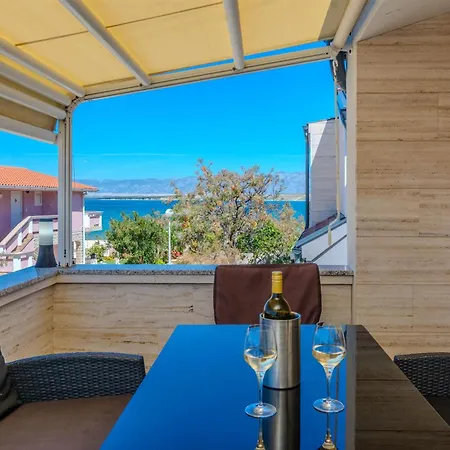 Lucica Apartment