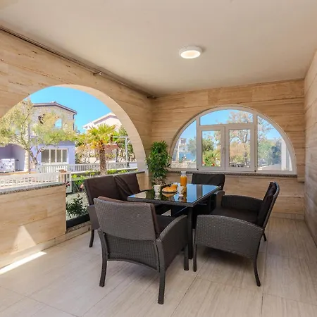 Apartment Lucica Vir