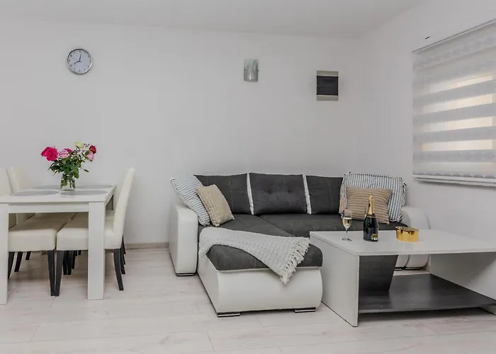 شقة Lucica فير